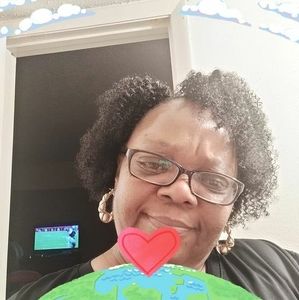 Meet your Posher, Lenora